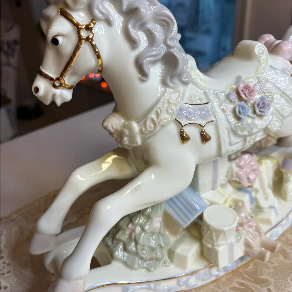 Vintage Sankyo Christmas Musical Rocking Horse made with 24 k gold accents. - Picture 8 of 15
